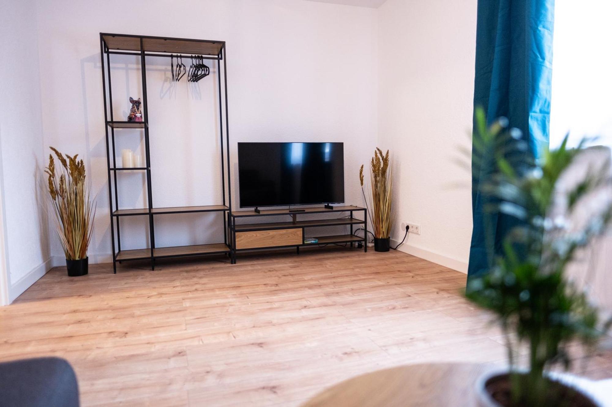 Klassen Apartments! Stadtnahes Ferienhaus* Mit Terrasse In Aulendorf * Fuer 6-8 Personen Экстерьер фото