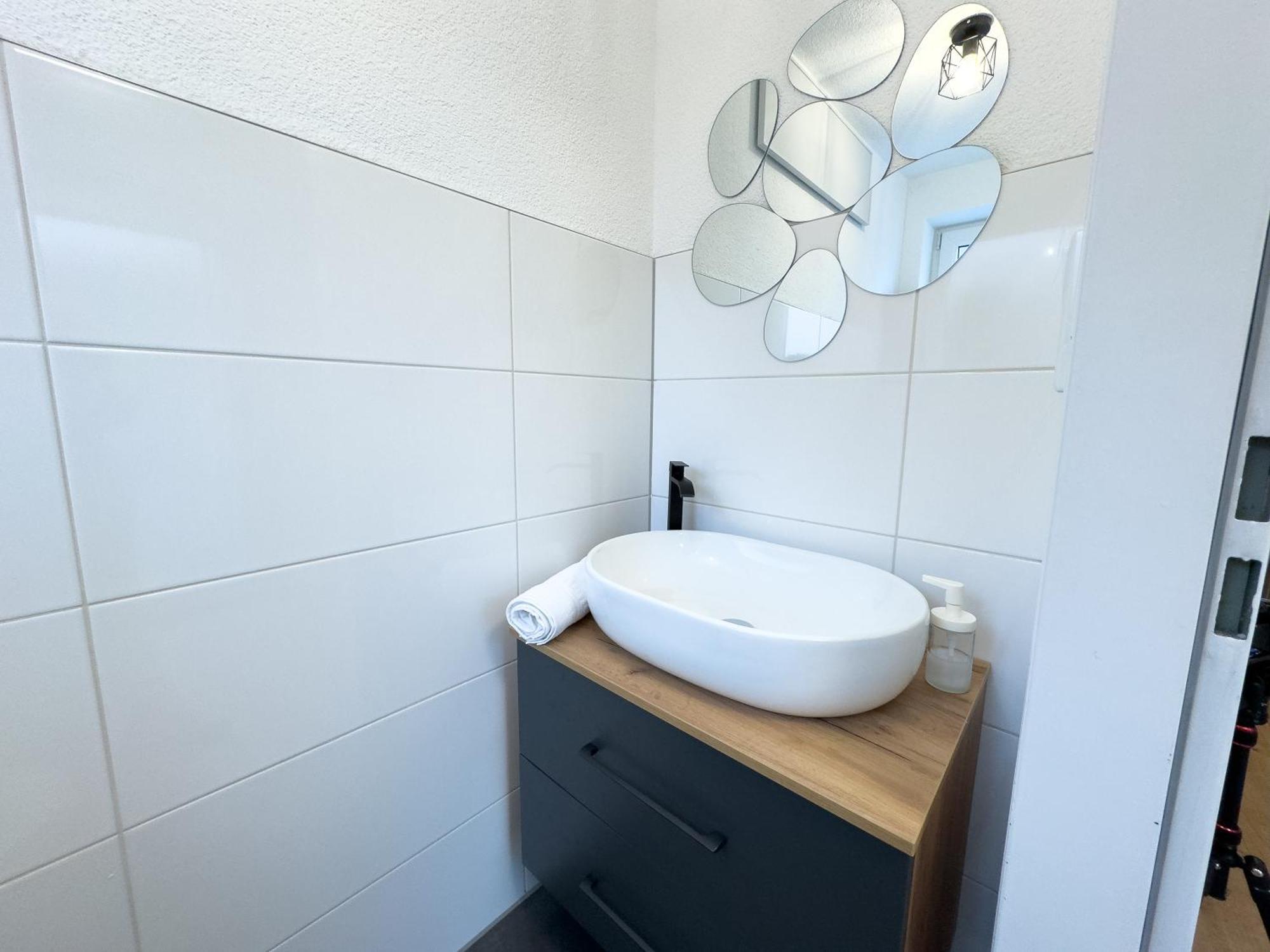 Klassen Apartments! Stadtnahes Ferienhaus* Mit Terrasse In Aulendorf * Fuer 6-8 Personen Экстерьер фото