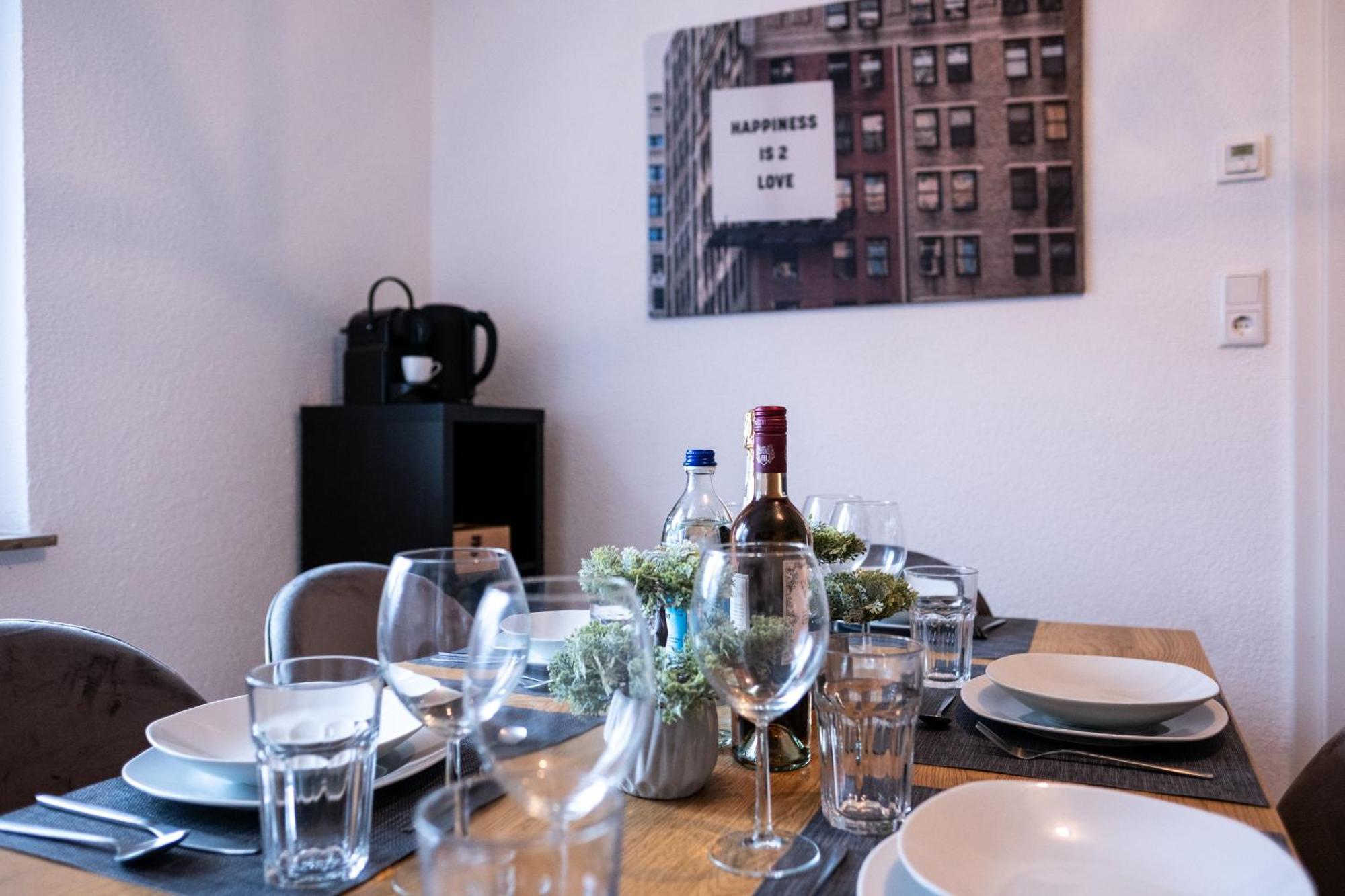 Klassen Apartments! Stadtnahes Ferienhaus* Mit Terrasse In Aulendorf * Fuer 6-8 Personen Экстерьер фото