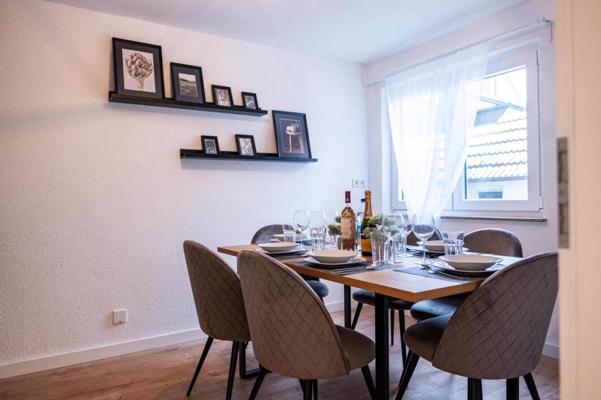 Klassen Apartments! Stadtnahes Ferienhaus* Mit Terrasse In Aulendorf * Fuer 6-8 Personen Экстерьер фото
